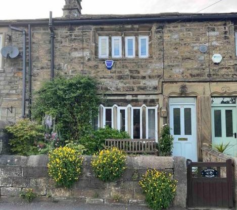 17th Century Cottage with Hidden Garden