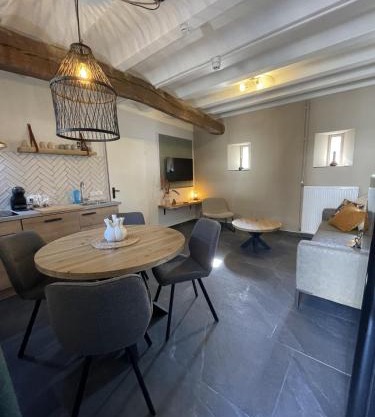 18 4p Authentic Cosy Cottage