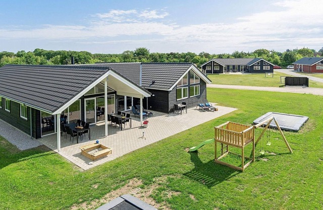18 person holiday home in Grenaa