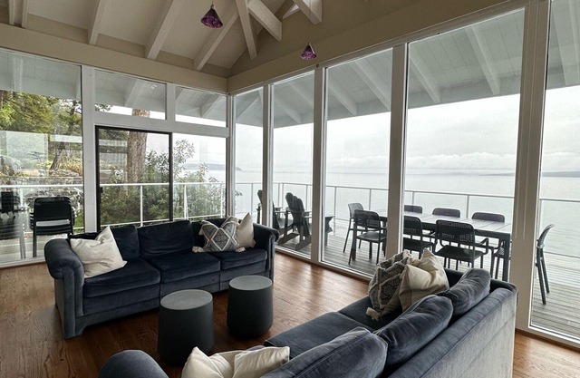 180° Ocean Views: Chef's Kitchen, Hot tub on 6.3 private acres of forest.