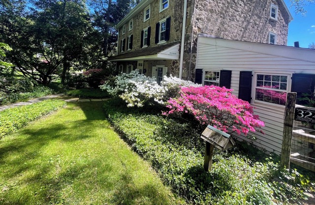 1820's Farmhouse & Nature Experience Near Philadelphia