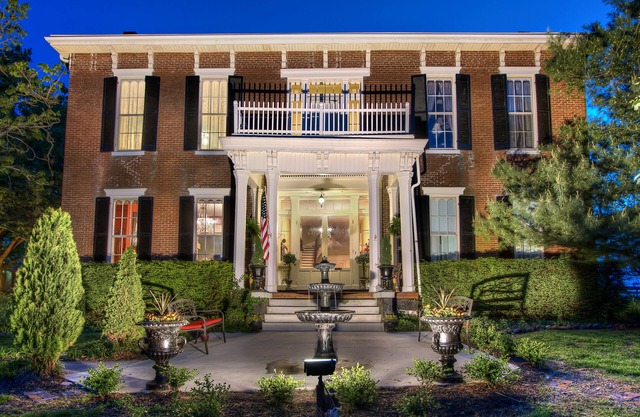 1851 Historic Maple Hill Manor B&B