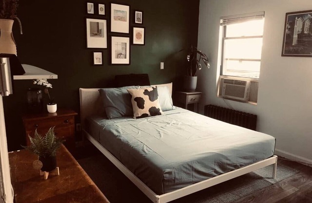 1856 Historical vintage Row House Sleep 8 ppl only 5min to NYC
