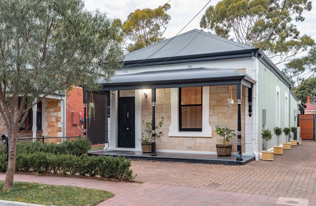 1880’s cottage home near Showgrounds