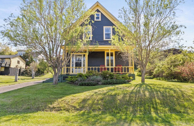 1880s home with modern amenities in West Lahave