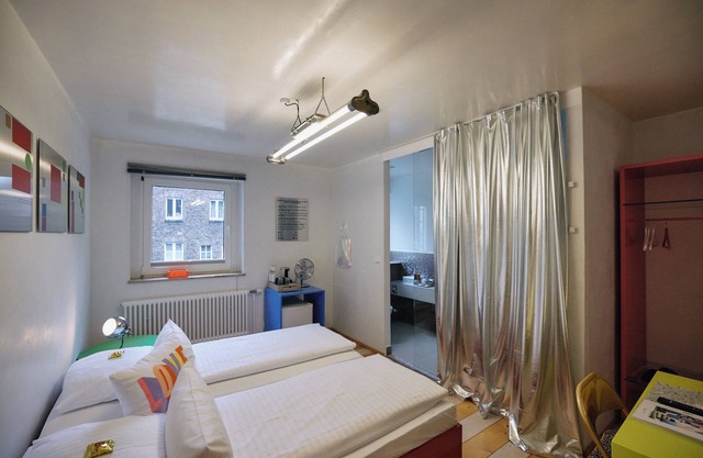 18Arts Hotel - Living in a Gallery!
