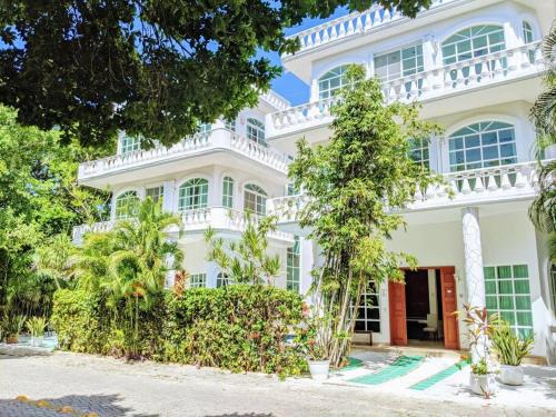 18br up to 50guest Castillos Playacar walk to Beach and 5th Ave 1000Mbps