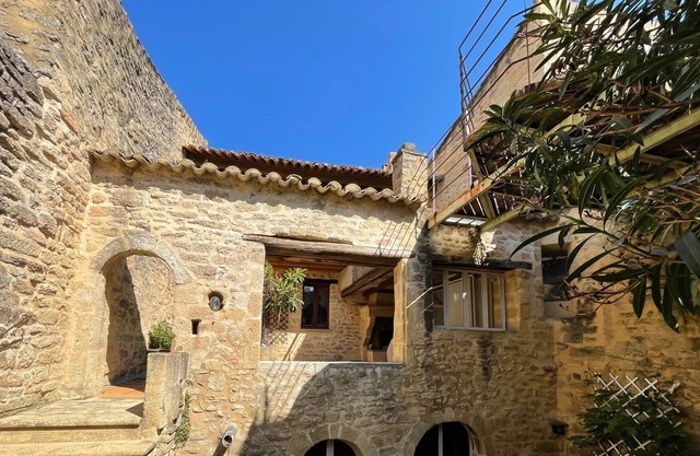 18th century house with garden and swimming pool in the heart of a medieval village