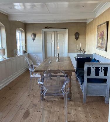 18th century gem with soul