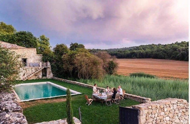 Casa de campo provenzal del siglo XVIII en el Parque Natural de Luberon