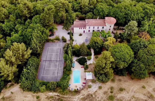 Casa de campo provenzal del siglo 18 con piscina a menos de 20 minutos de Aix en Provence