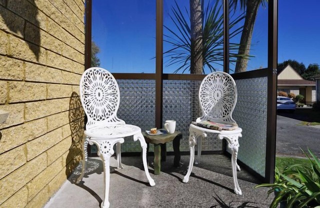 2 Bedroom Holiday Home