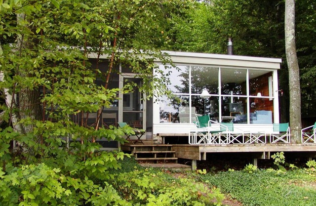 1938 Lakeside Cottage - Big Glen Lake Waterfront, histórica cabaña moderna de los años 30