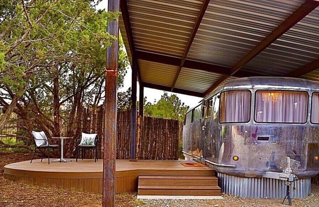 Spartan Camper de 1948: estilo vintage, bellamente renovado.
