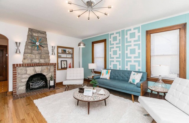 1960s Gem-Close to Downtown & In a Quiet Area