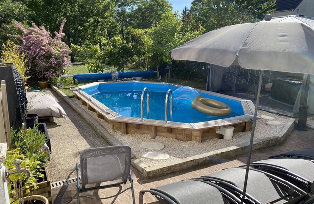 19th century bourgeois house with swimming pool and jacuzzi on the outskirts of Paris