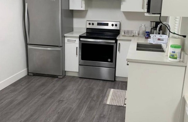 1bd, 1bth, kitchen, living room, AC, an entire suite, separate entrance
