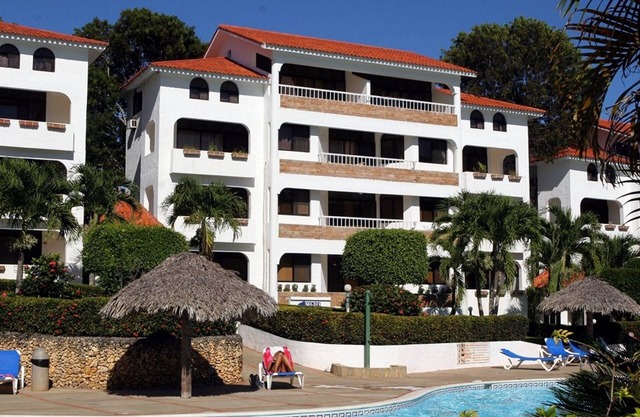 1BD apt in tropical resort with pool/Wi-Fi/TV/parking/AC