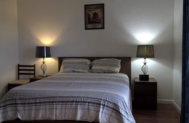 1 DORMITORIO + DEN CONDO por SUNCITIES en SORPRESA