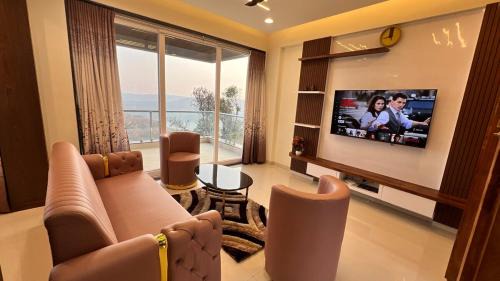 1BHK Suite with Valley View, Ora Vue