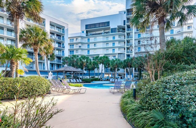 1br/1ba Sleeps 4 Near Beach w/ Breathtaking Ocean Views