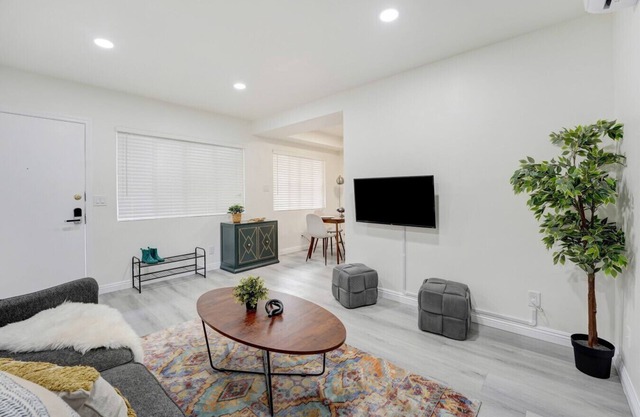 1BR Apartment + King Bed + Parking #TravelSGV
