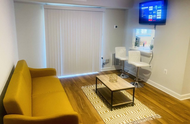 ☆1BR Apt in ♡ of Alexandria |Free Parking, Pool, Gym☆