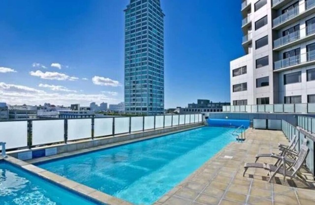 1br apt near Takapuna Beach with Ocean View