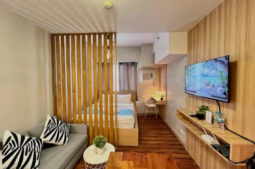 1BR Condotel Ridgewood Towers Near BGC Airport #RW17