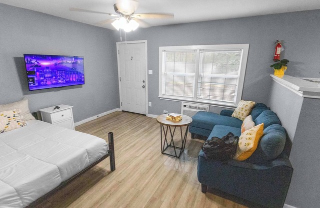 Spacious Apt | 3 Full Beds | Gated Parking