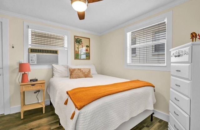 1BR Downtown Suite | Cozy Queen Bed Harbor