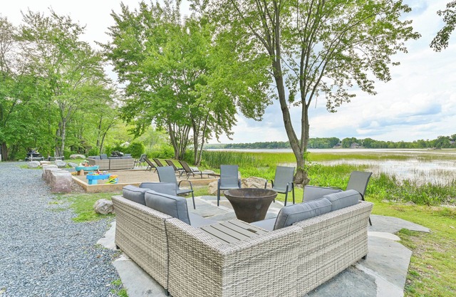 1BR Lakefront Escape w Modern Kitchen & Firepit