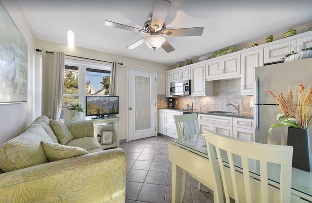 1 of 7 oceanblock condo AND 140' from beach