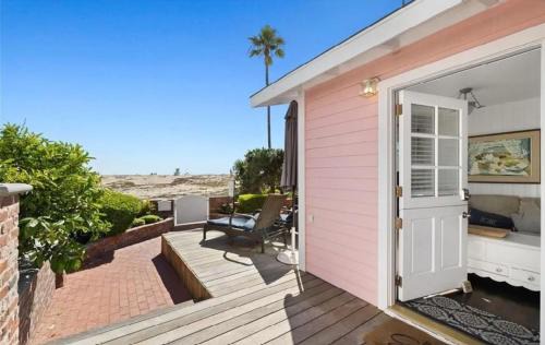 1Br Oceanfront Cottage W Large Patio, Built-In Bbq & Views By Beachview Rentals