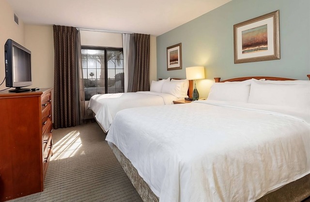1BR Suite w/ Kitchen just 2 Miles from Disney Reso