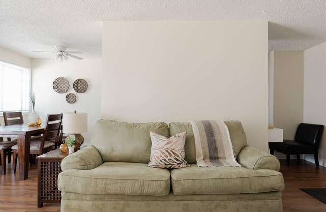 1BR w/ King Bed | Free Parking | Self-Check In