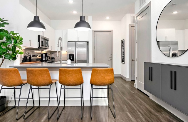 1BR WH Riverwalk / Roof Top / Pool / Gym / Garage