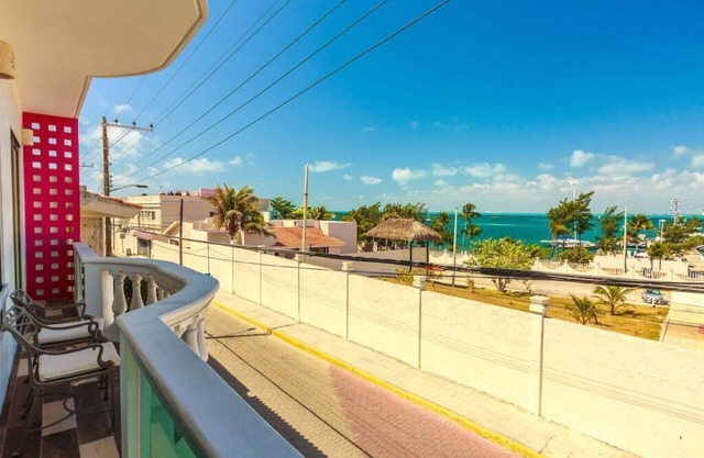 Villa Elena - Suite 3 Street View