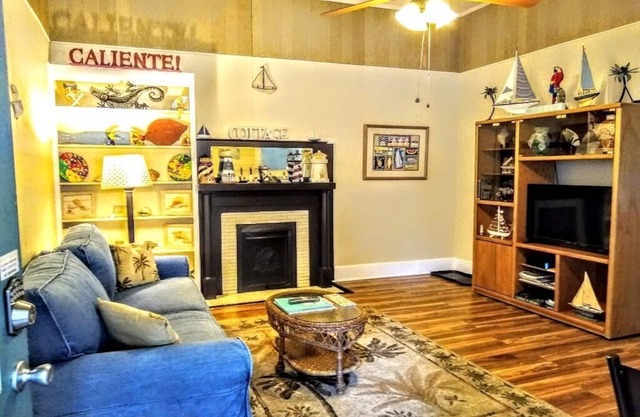 1br 1ba apto en casa de estilo colonial cerca del centro!