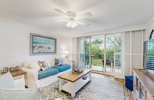 1st Floor Condo with Pools,Hot tub, 100 yards to Beach, Tennis/Pickleball Courts