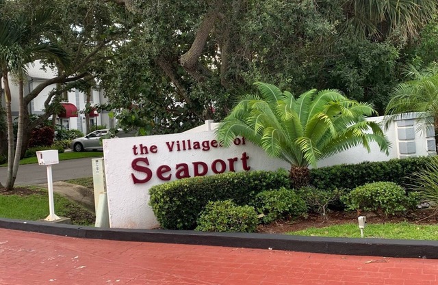 2/2 Condo in Gated Community - Beach Access, 3 pools, Clubhouse, and much more!