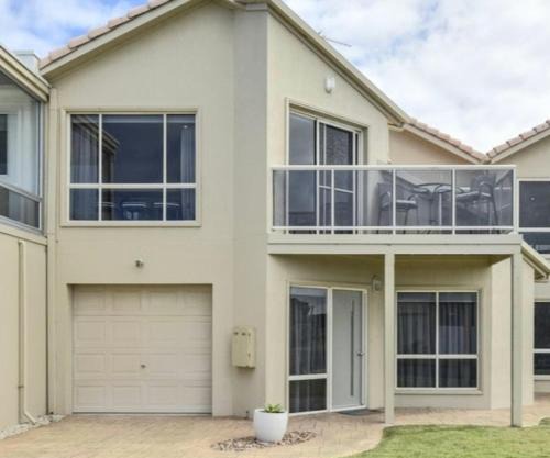 2 6 Germein Court Panayil BeachHouse ! Stunning Ocean Views!