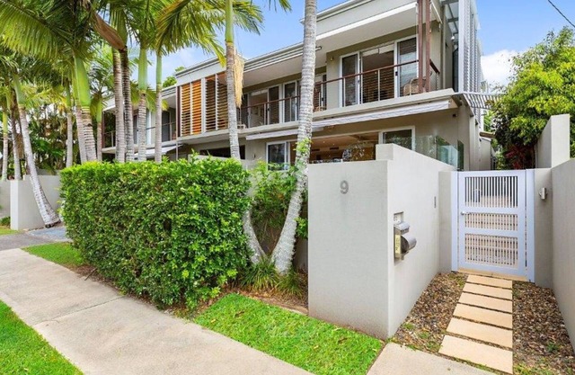 2/9 HILTON ESPLANADE NOOSAVILLE