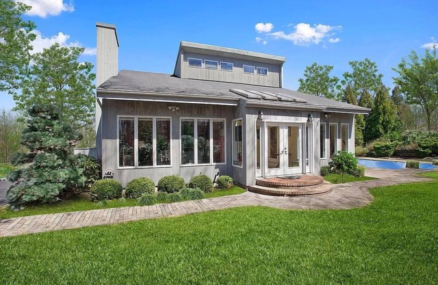 2-Acre Modern Estate in Southampton. Beach, winery, farm, pool, and hot tub
