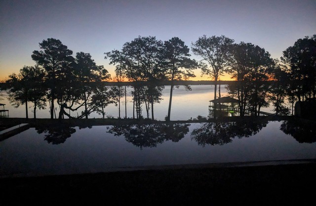 2 acres of luxury on Lake Palestine