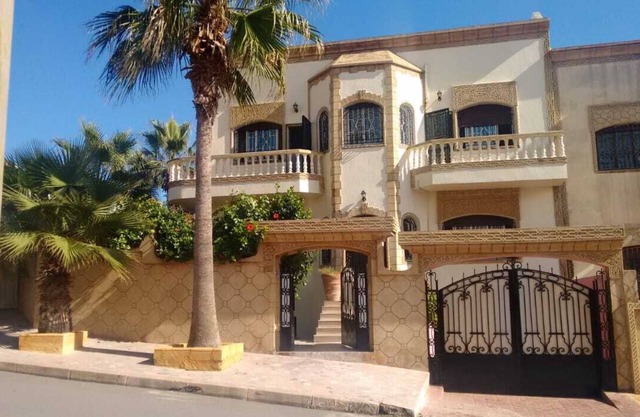 Apartamento de 2 dormitorios en planta baja en la costa de Villa Yasmine