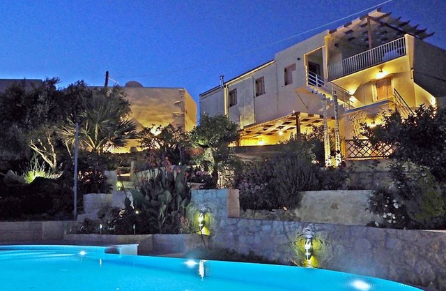 2 Apartments Sharing Garden and Pool