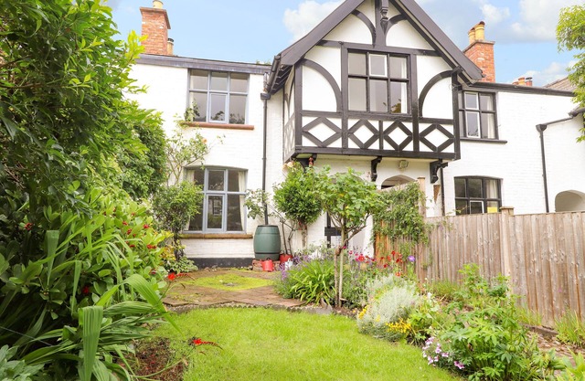 2 Ashby Place