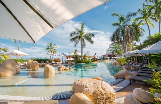 2 BD Beach Suite - Luxury 5-Star Resort and Spa, Garza Blanca, Puerto Vallarta
