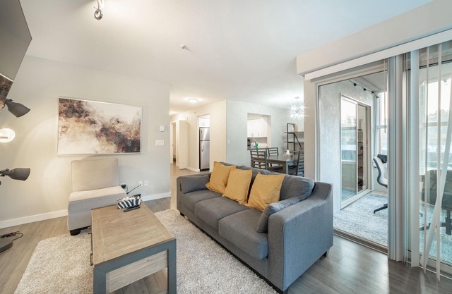 2-BDR 2-BATH | 1100 sq.ft | Near Granville Island